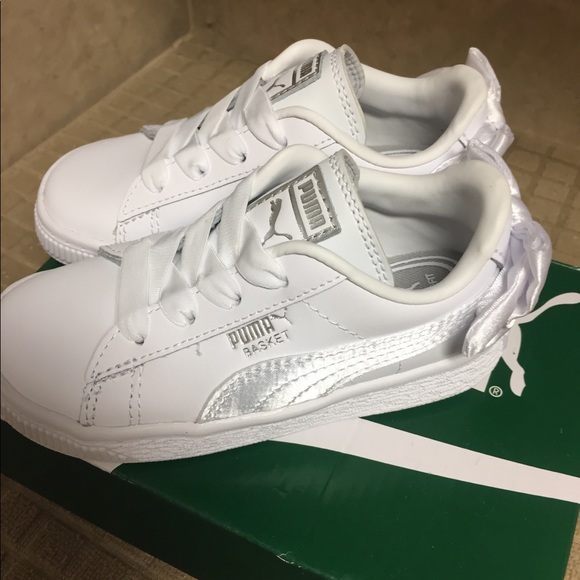 white puma shoes with ribbon laces